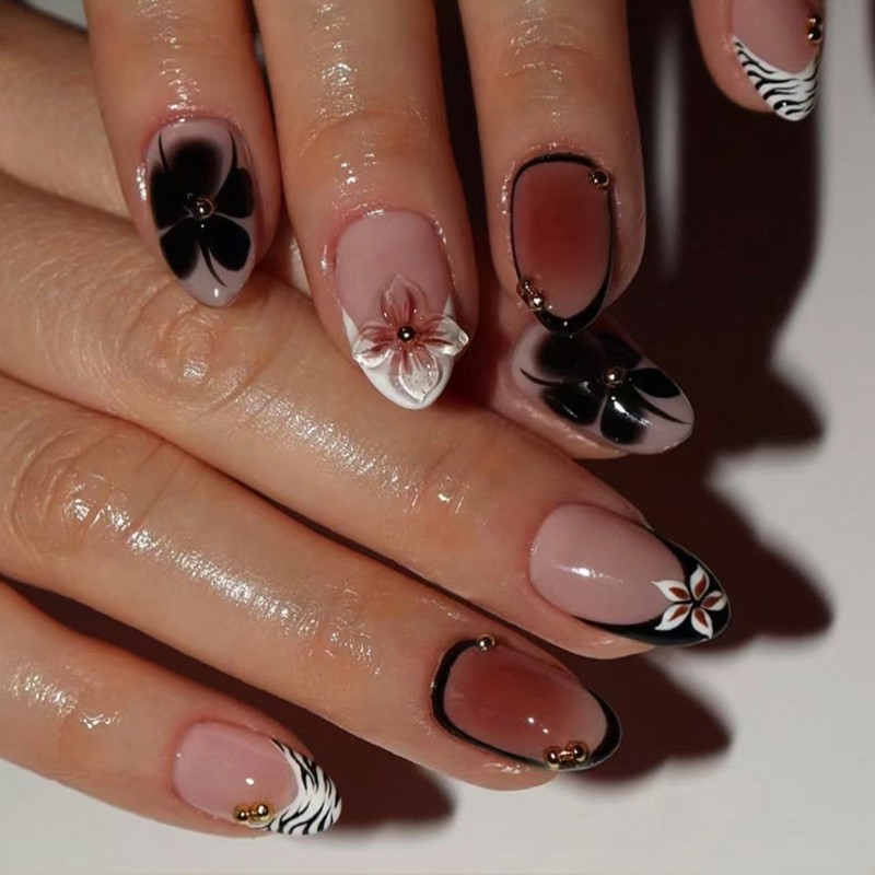 Pack of 24 Short Artificial Nail Oval Leopard Short Glossy Nail Art Manicure