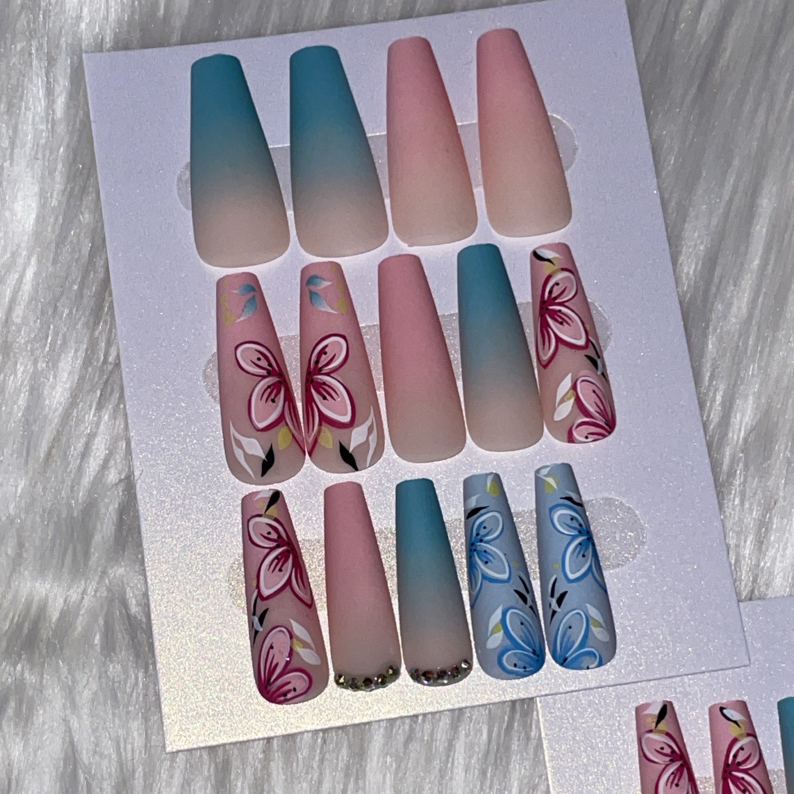 24 Piece Nails ~ Number 107 ~ Cute Press on Nails ~ Fast Shipping ~