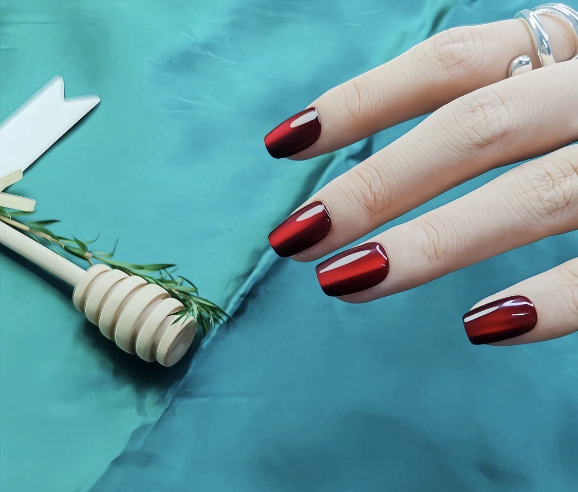 QINSINGE Ruby Gemstone Press-On Nails