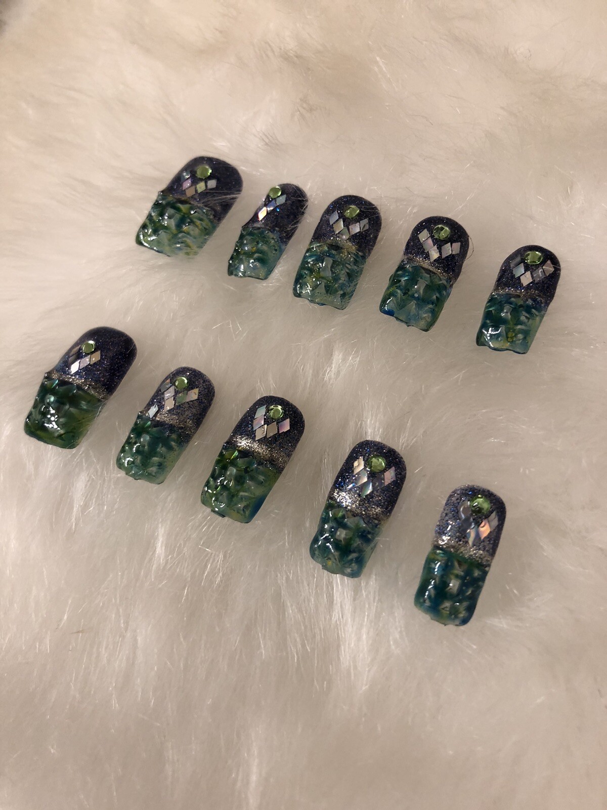Z NAILZ!: Z CLAWZ! Gorgeous Set Of Alligator Textured Green/Blue Press On Nails