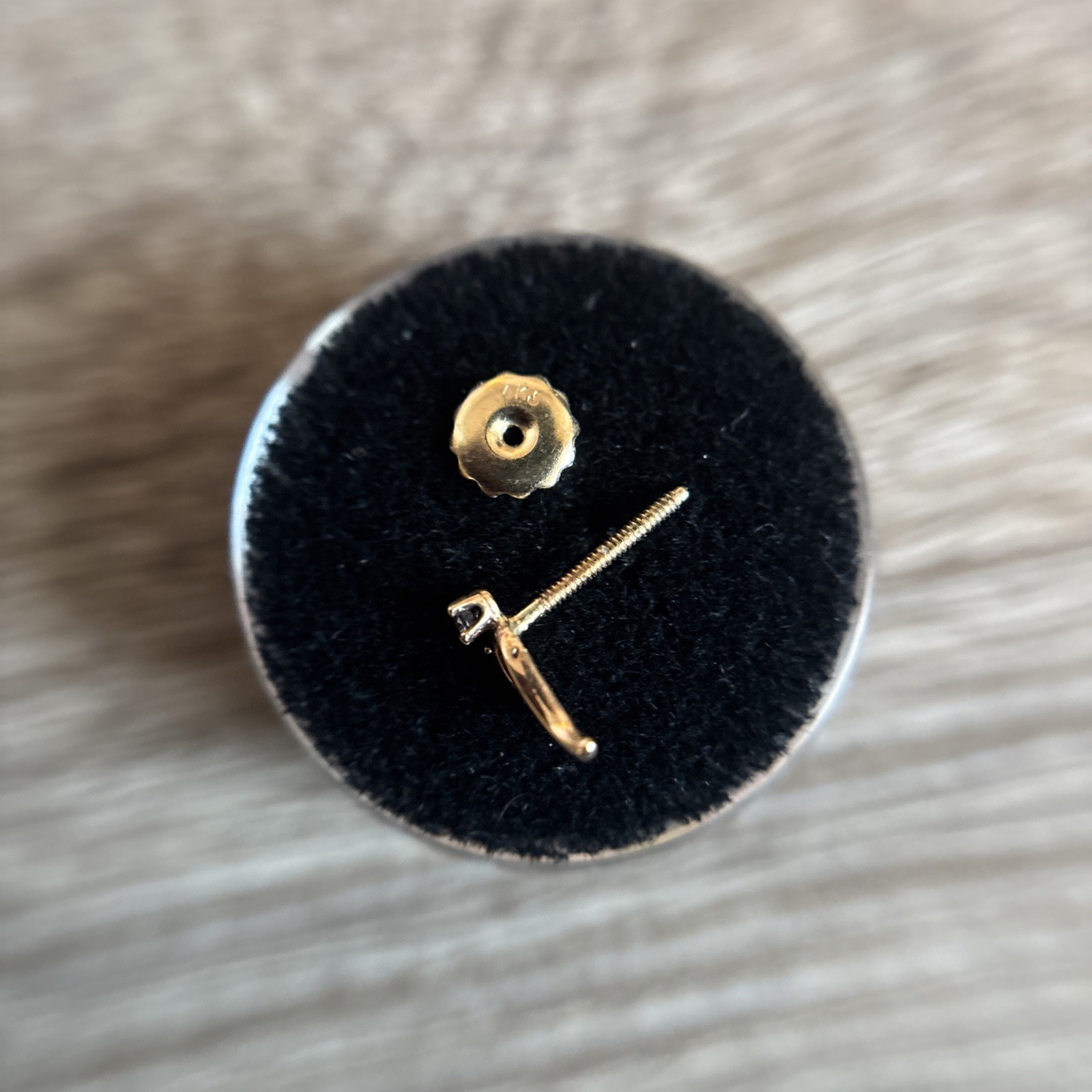 14K Yellow Gold Nail Charm w/2-pt Diamond w/Prongs & 2-Gold Swoops on the End