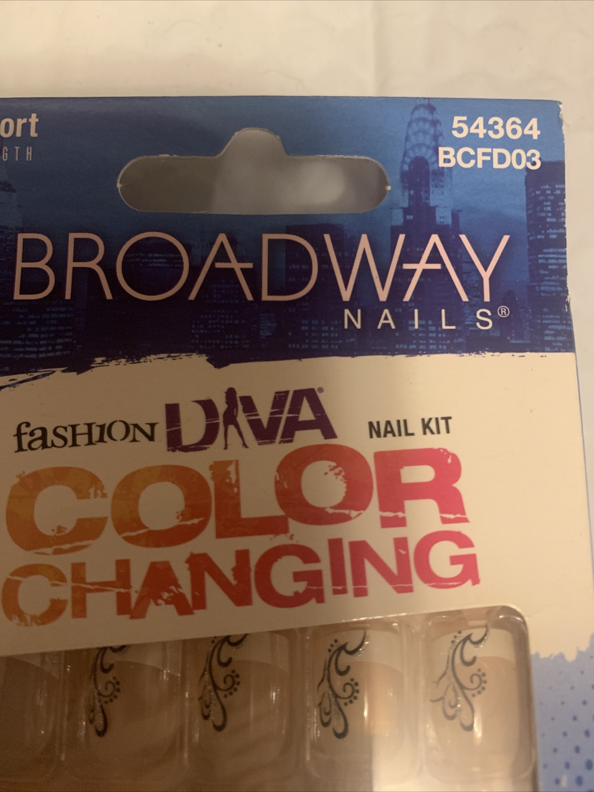 **LOOK** 2 Packs of Broadway Diva Color Changing Nails #54364 BCFD03 (Sunset)