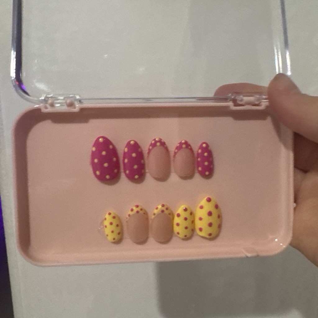 custom press on nails dm your designs & separate pictures of your fingers