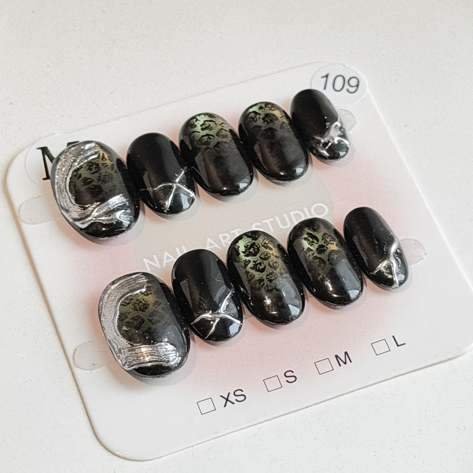 Unique Handmade Press-On Nails Size M | One of a Kind Set, Reusable 109
