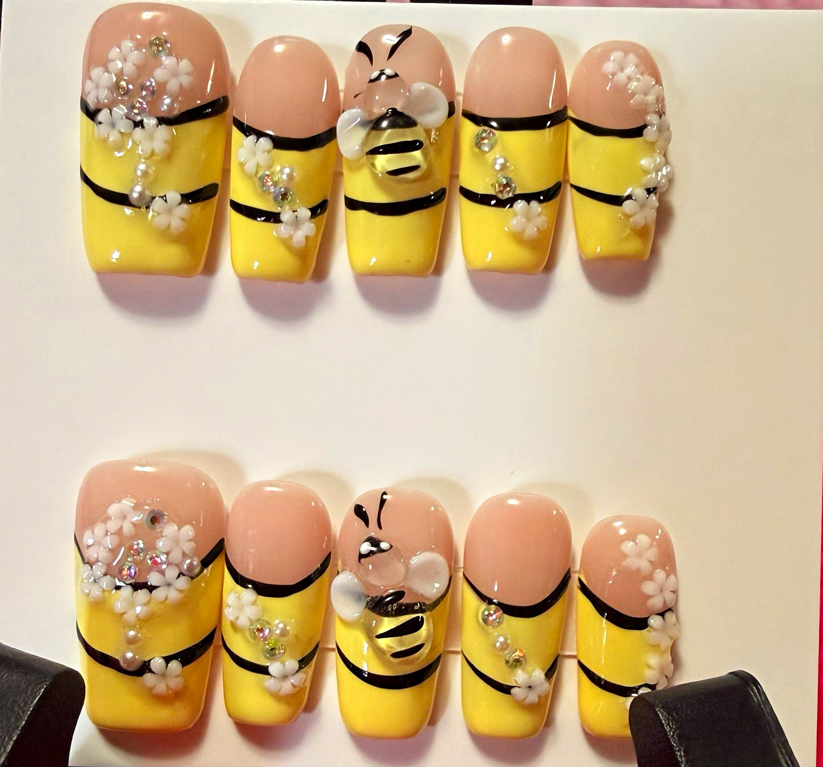 Yellow/Nude/Black/White 3D Bee Square Press-On Nails, size large