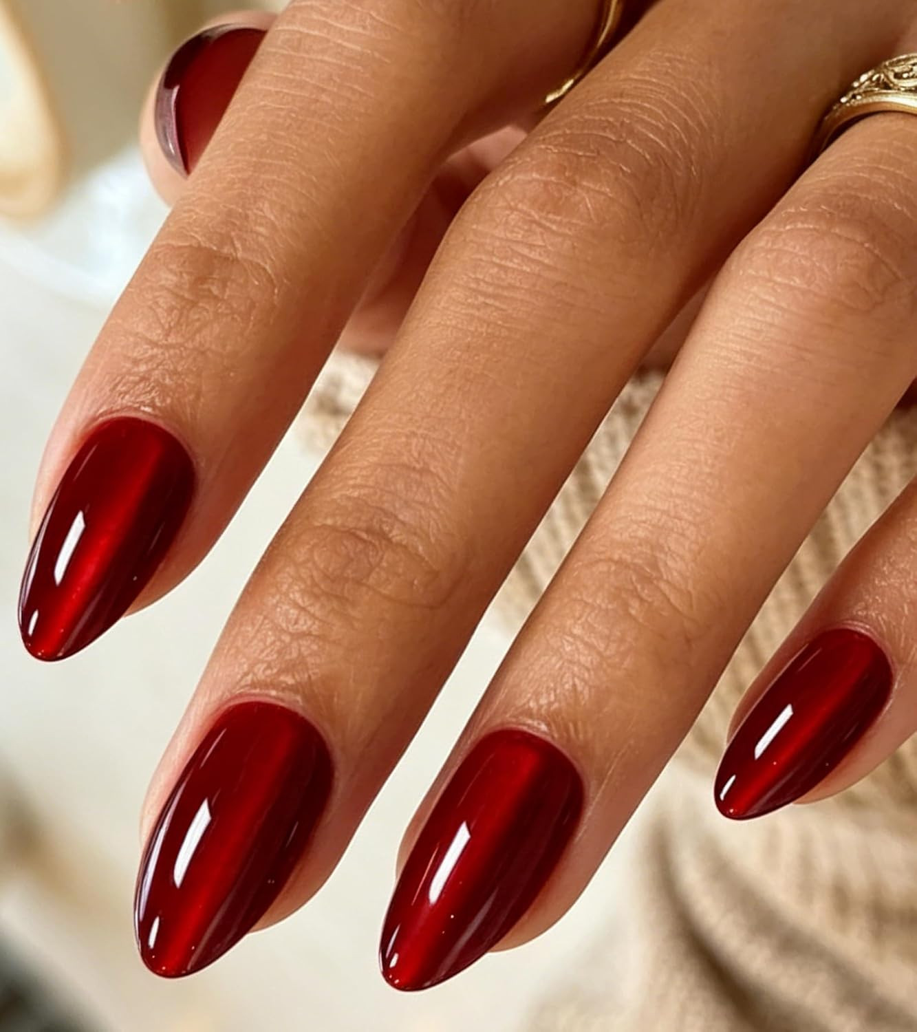Press on Nails Short Red Cat Eye Almond False Tips Glossy Reusable Fake Stick on