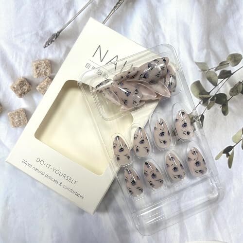 Cat Eye Press on Nails Short Almond False Nails Flower Fake Nails Artificial