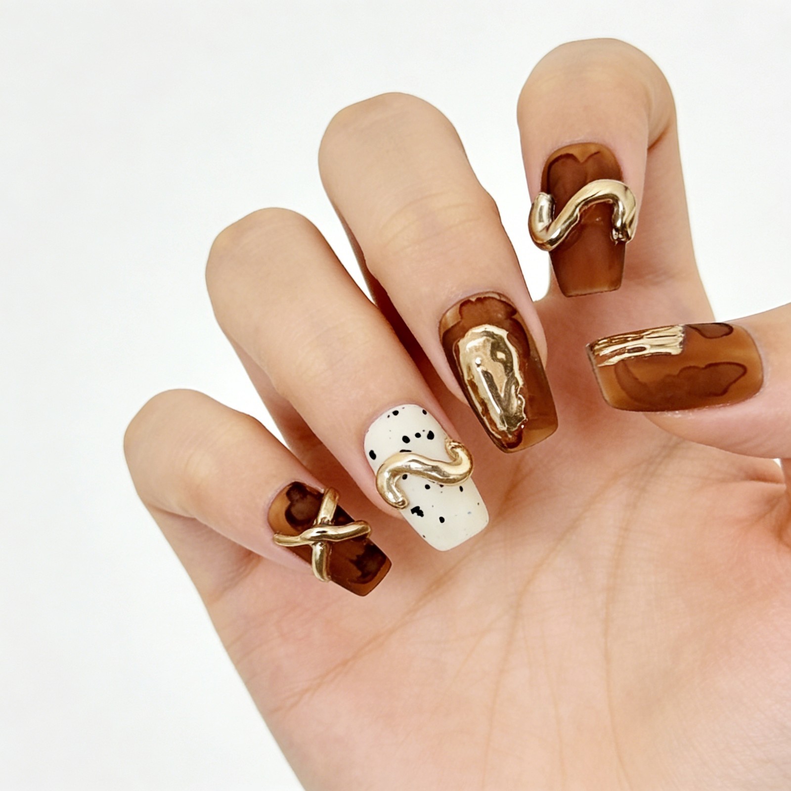 Vintage Metal Twist Brown Coffee Press-On Nails with Pearl Accent – Square Shape