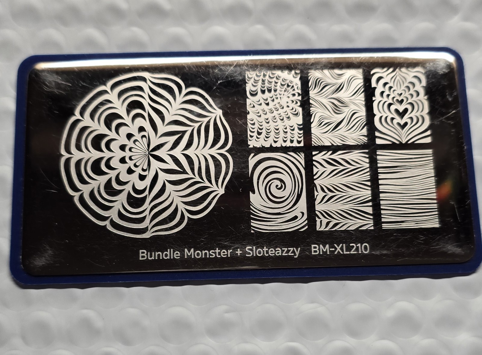 Maniology Bundle Monster + Sloteazzy BM-XL210 Nail Stamp Plate Floral Swirl HTF