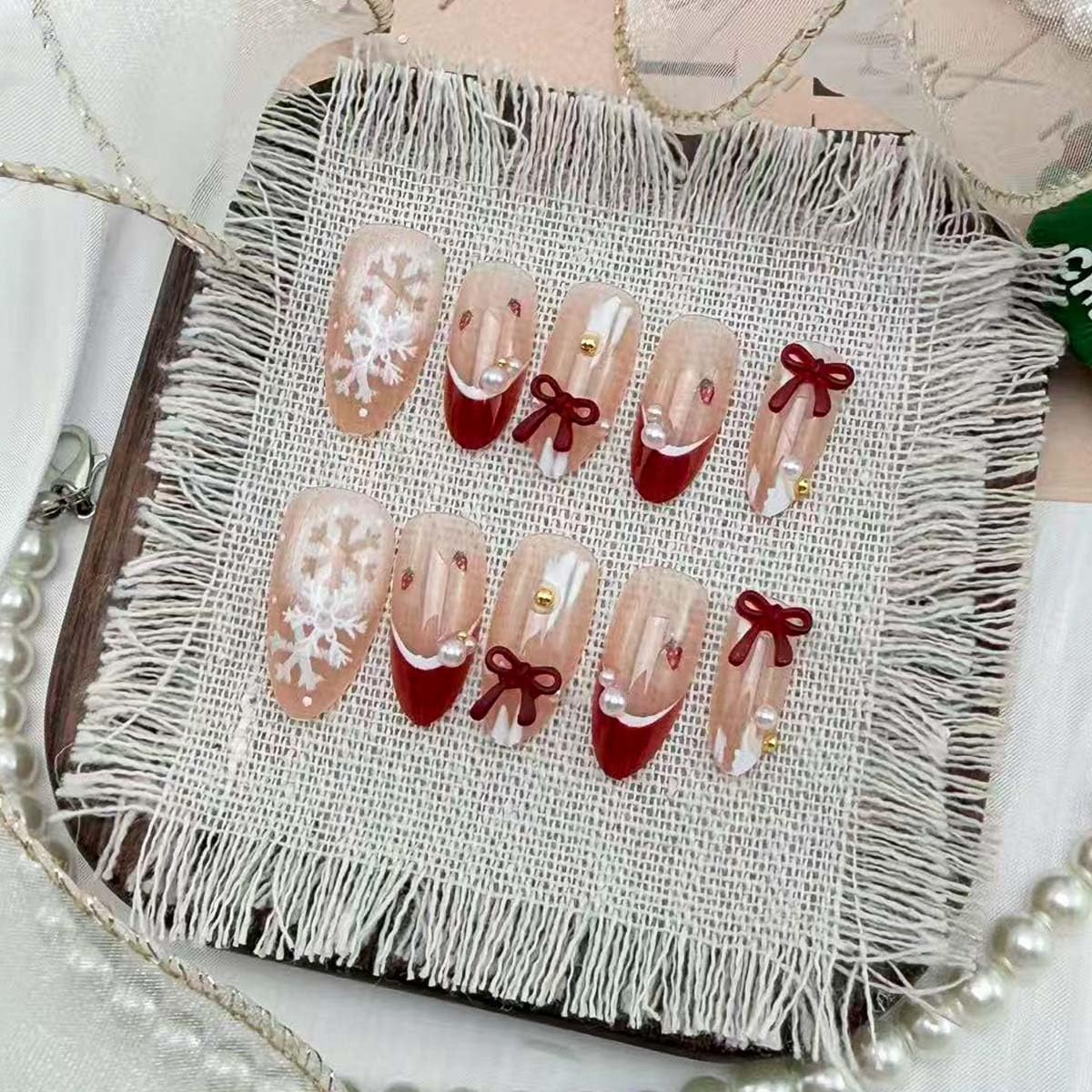 24Pcs Christmas French Tip Press on Nails Short Almon Snowflake Fake Nails Re…