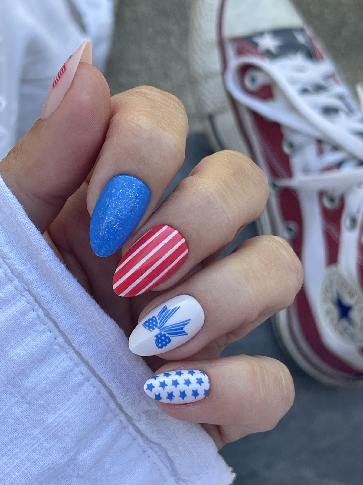 Red Aspen Press On Nails~ Ash Medium Almond Glitter Design NWT July 4th