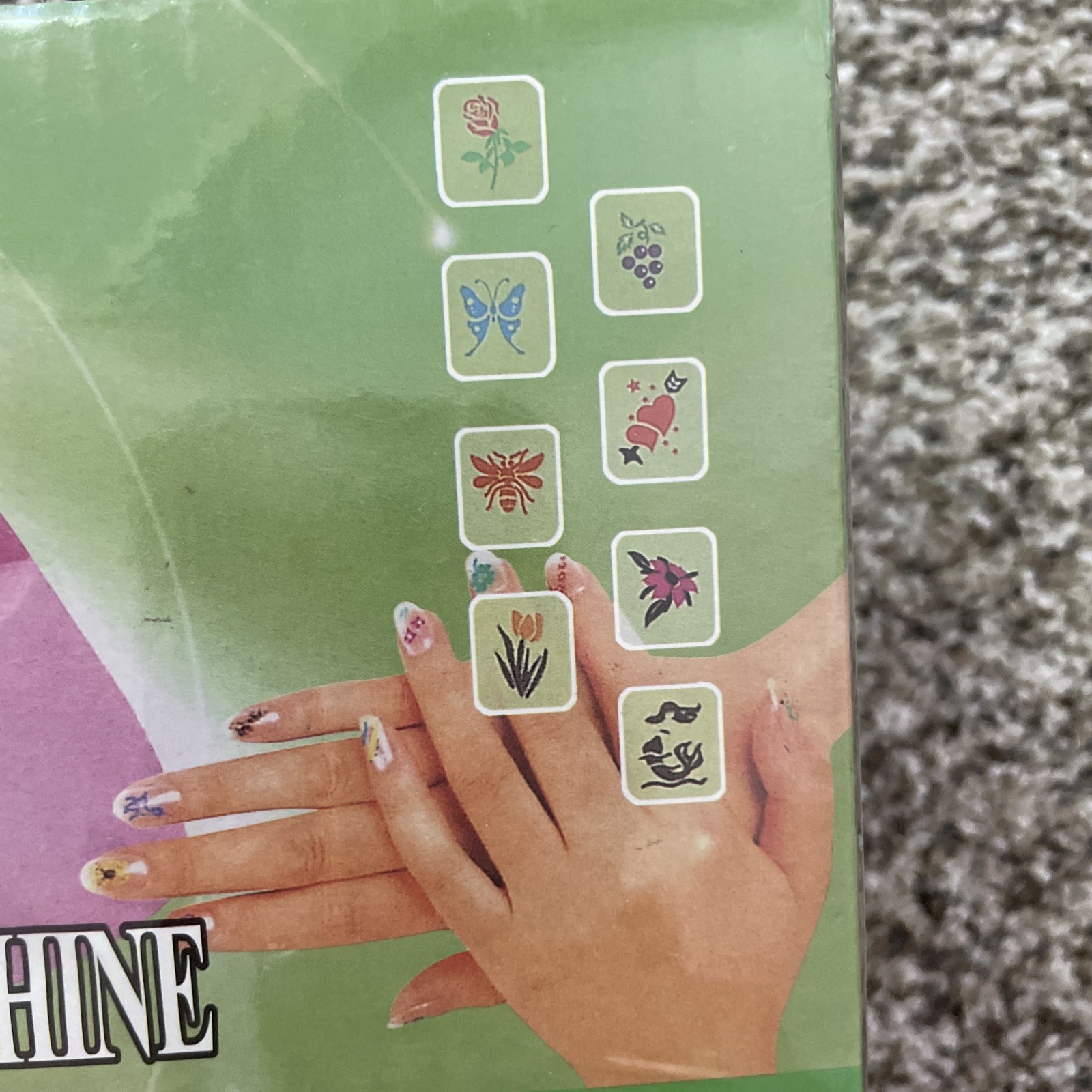 GCOCL nail Colors Machine INCLUDES NAIL POLISH AND STICKERS WITH MACHINE NEW