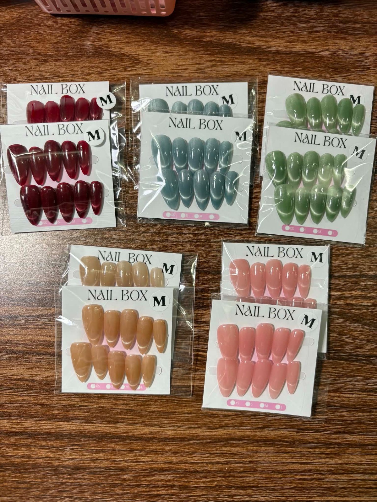 12 pcs Press on nails , 5 different colors, cat-eye polish, almond shape, size L