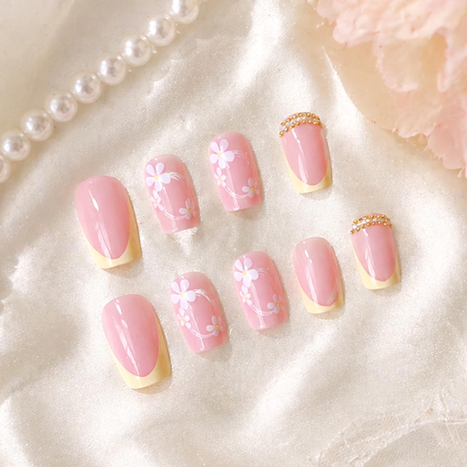 24Pcs White Flower Press on Nails Short Square Yellow French Tip Fake Nails w…