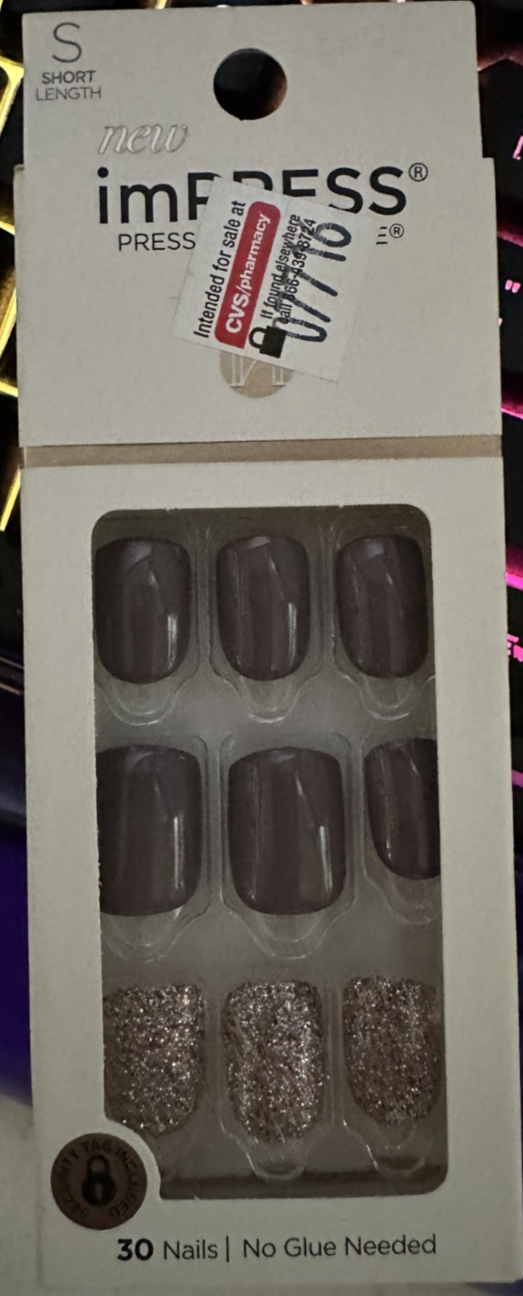 Kiss Impress! Nails Gel Glue/Press on Short Gray Silver Glitter accent Gloss
