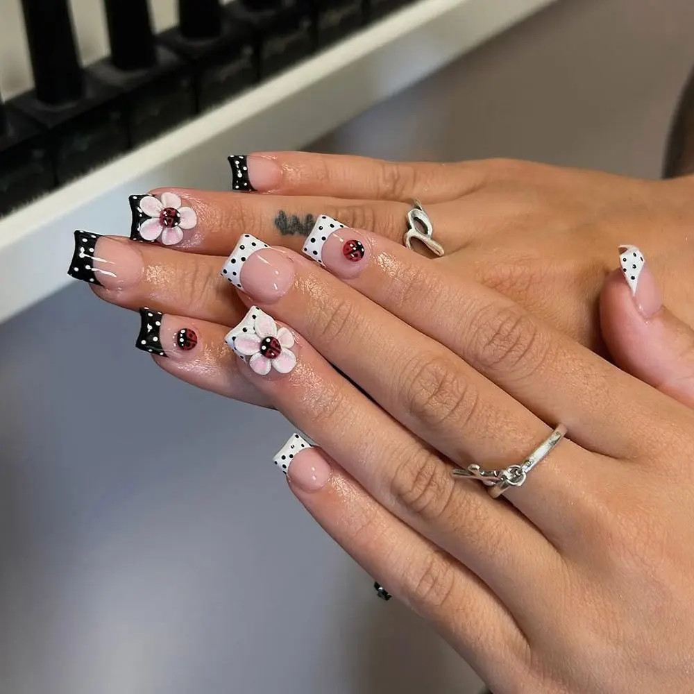 24Pcs Set French Tip Press On Nails Short Oval 3D Gel Flower Ladybug Polka Dot