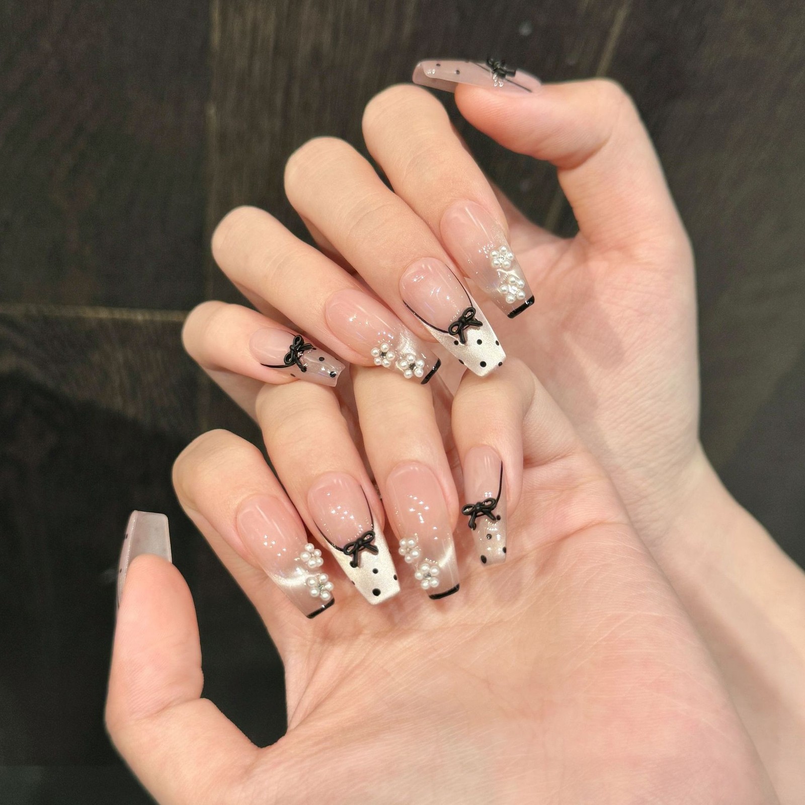 Handmade French Hand-painted Cat Eye Lace Dot Bow False Nail Oval Press On Nail