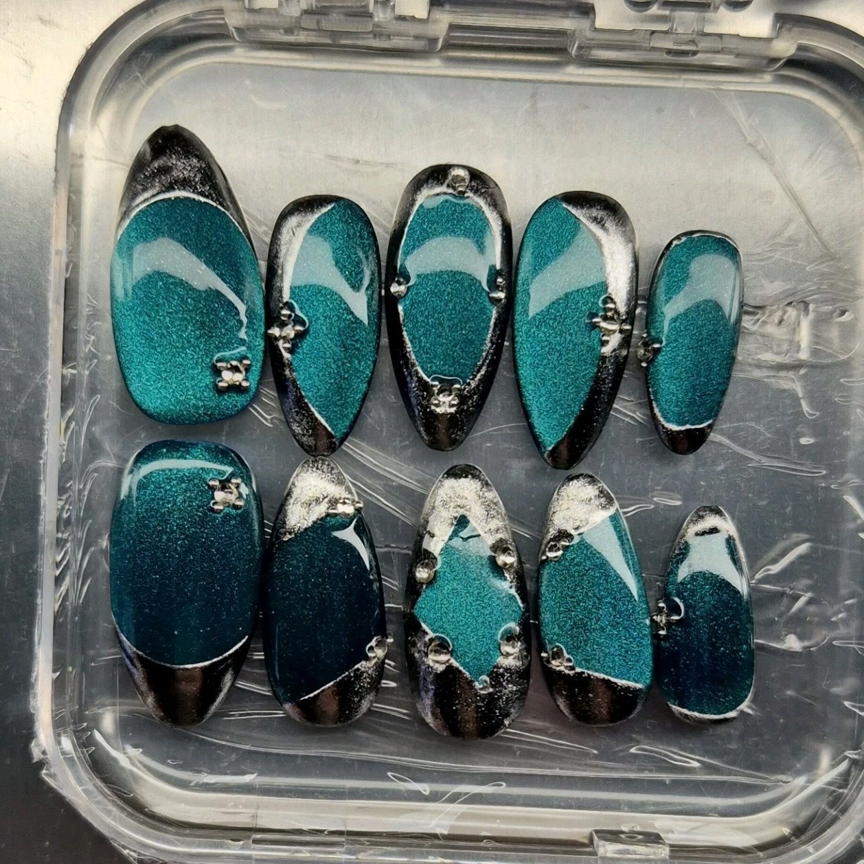 Teal Black Silver Shiny 3D Almond Press-On Nails Set Pre-Designed Full Cover