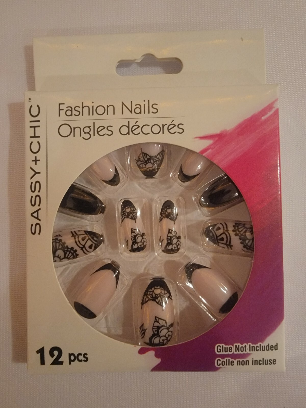 Sassy+Chic Fashion Nails – 4 packs – New! “Trendy” Designs & Electronic Nail Kit