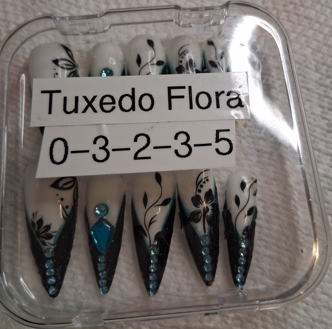 Press On Aftercare black white 3D floral stiletto full cover press-on nails