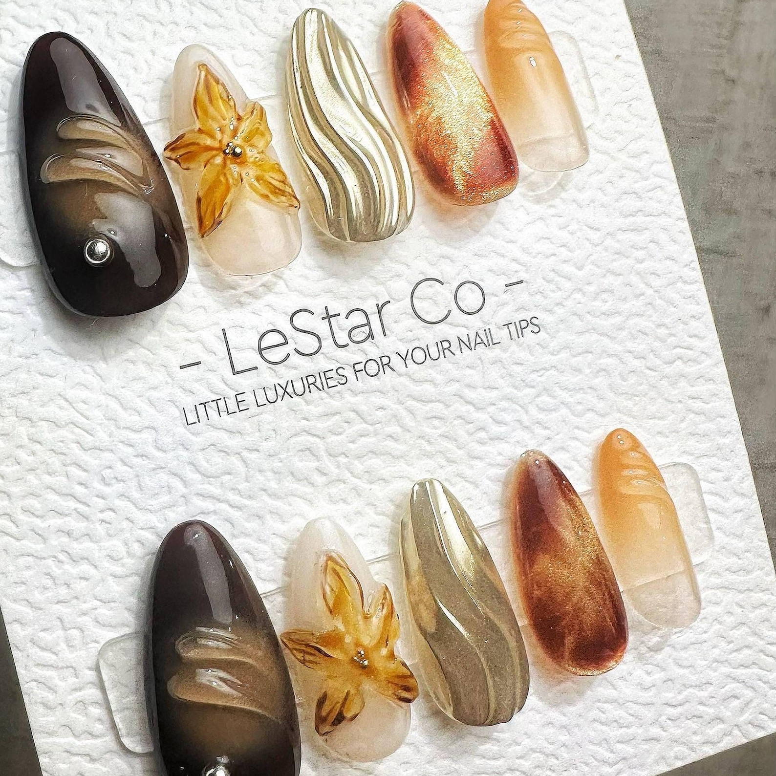 Handmade Amber Gradient 3D Flower Gold Wave Metal Medium Almond Press on Nails