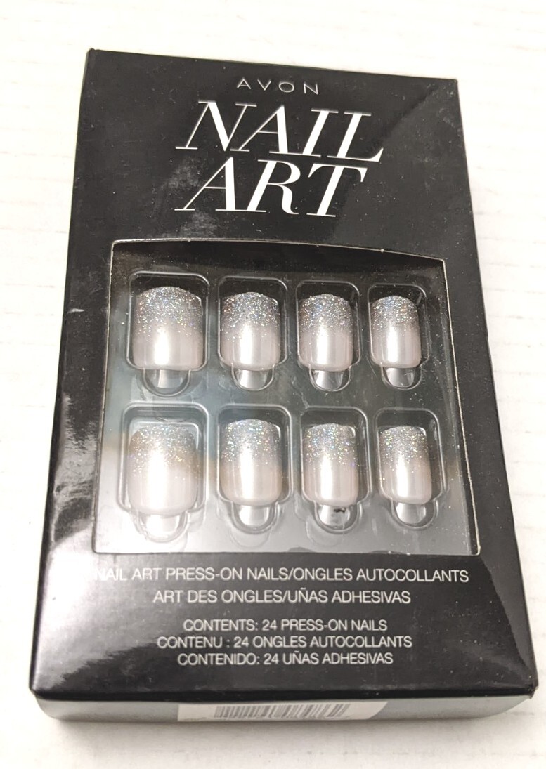 New in Box! AVON Nail Art Press-On Nails Classic Color “Stardust” 24 NAILS