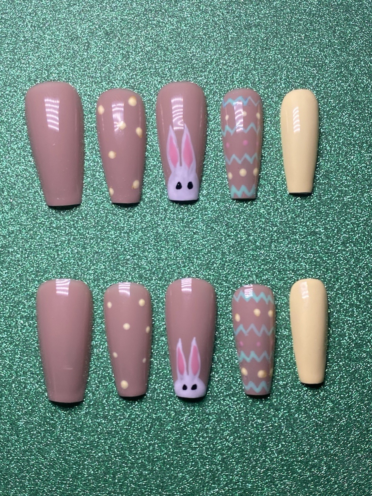 Medium Coffin Press-On Nails Easter Bunny Pastel Shiny Set