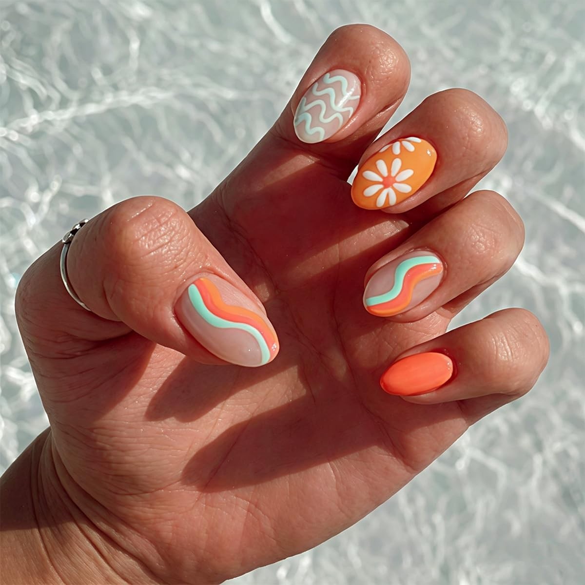 UZJXQ Style-6 Short Oval Orange Wave Flower Nails