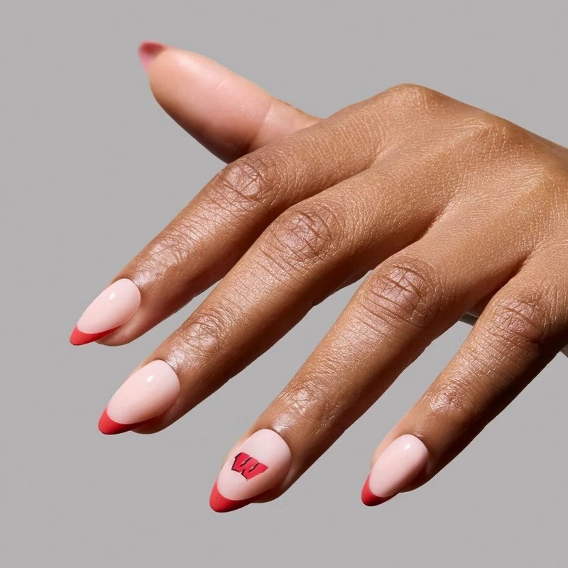 Wisconsin Badgers Press-On Nails: Almond Shape, Gloss Finish, 30 Pieces