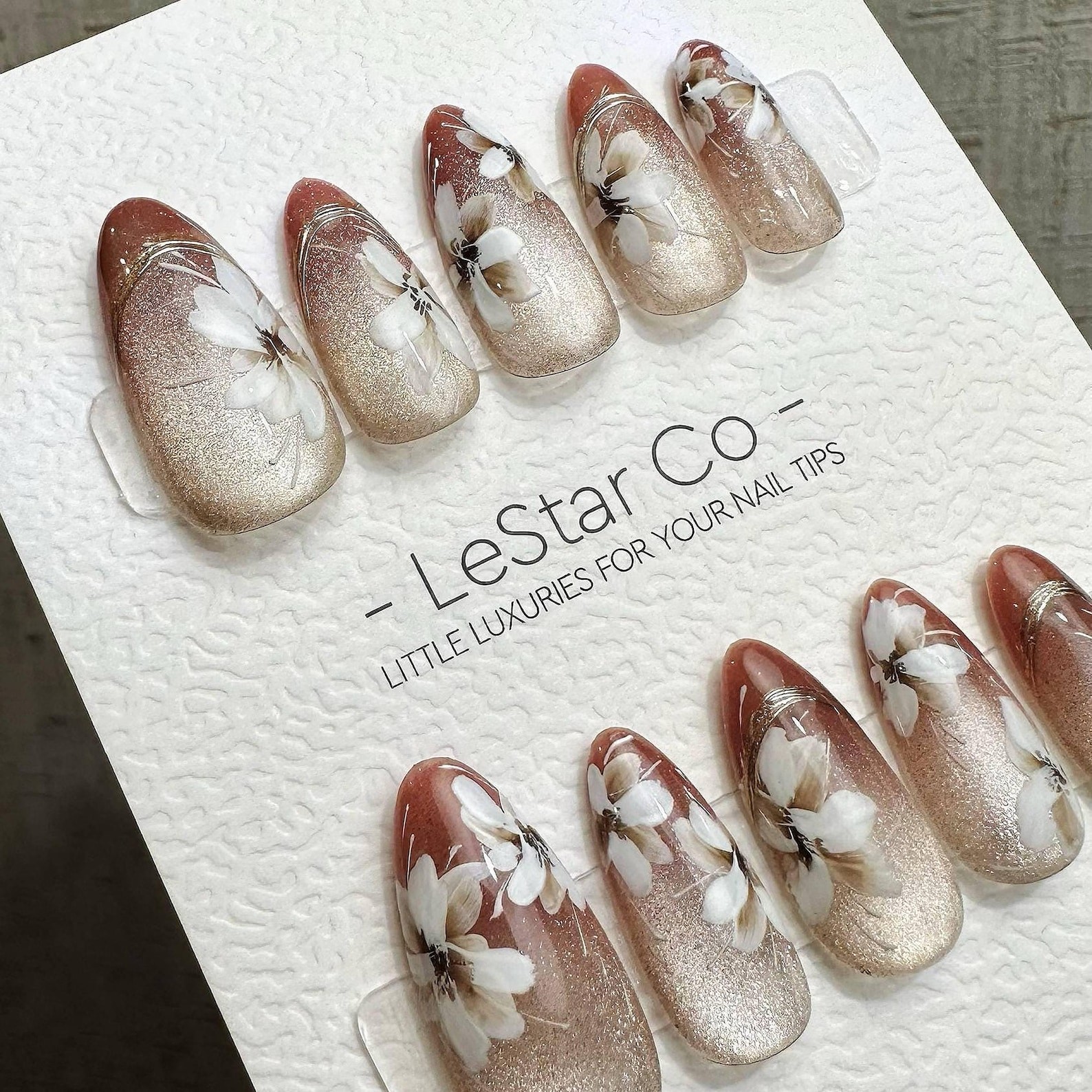 Handmade Gradient Gold Glitter White Floral Wire Medium Almond Press on Nails