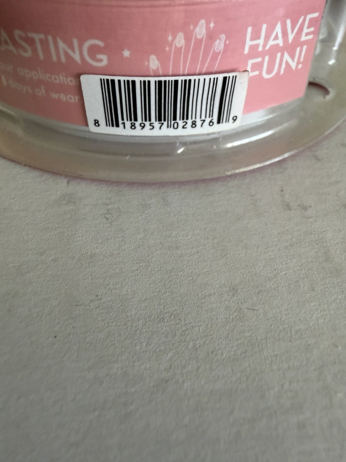 Press On Nails – Olive & June Instant Mani Oval Medium Pink Goldfish