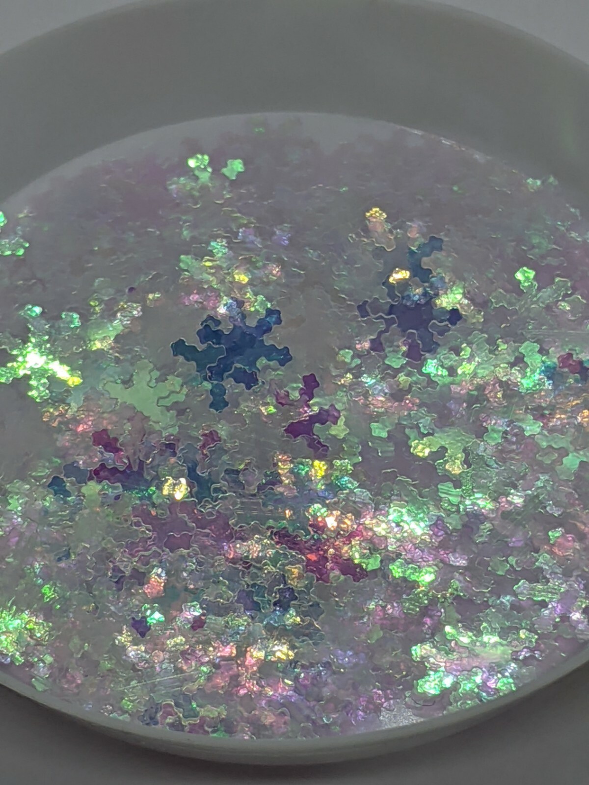 Colour Shift AB Clear/White/Green/Pink Snowflakes Winter Christmas UK Seller