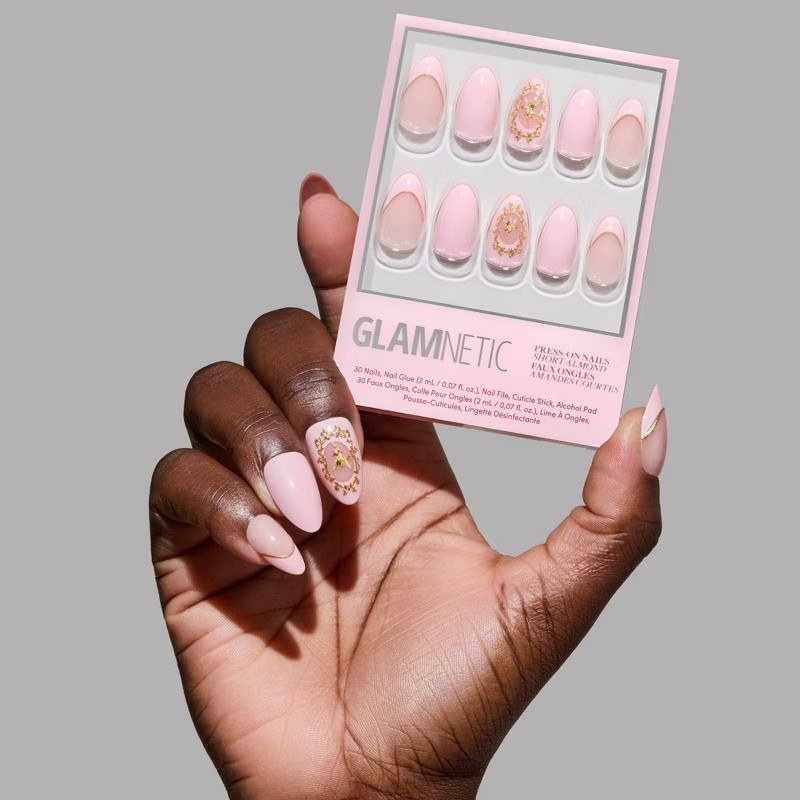Lover’s Crest Fake Nails: Light Pink, Almond Shape, Gloss Finish, 30 Pieces