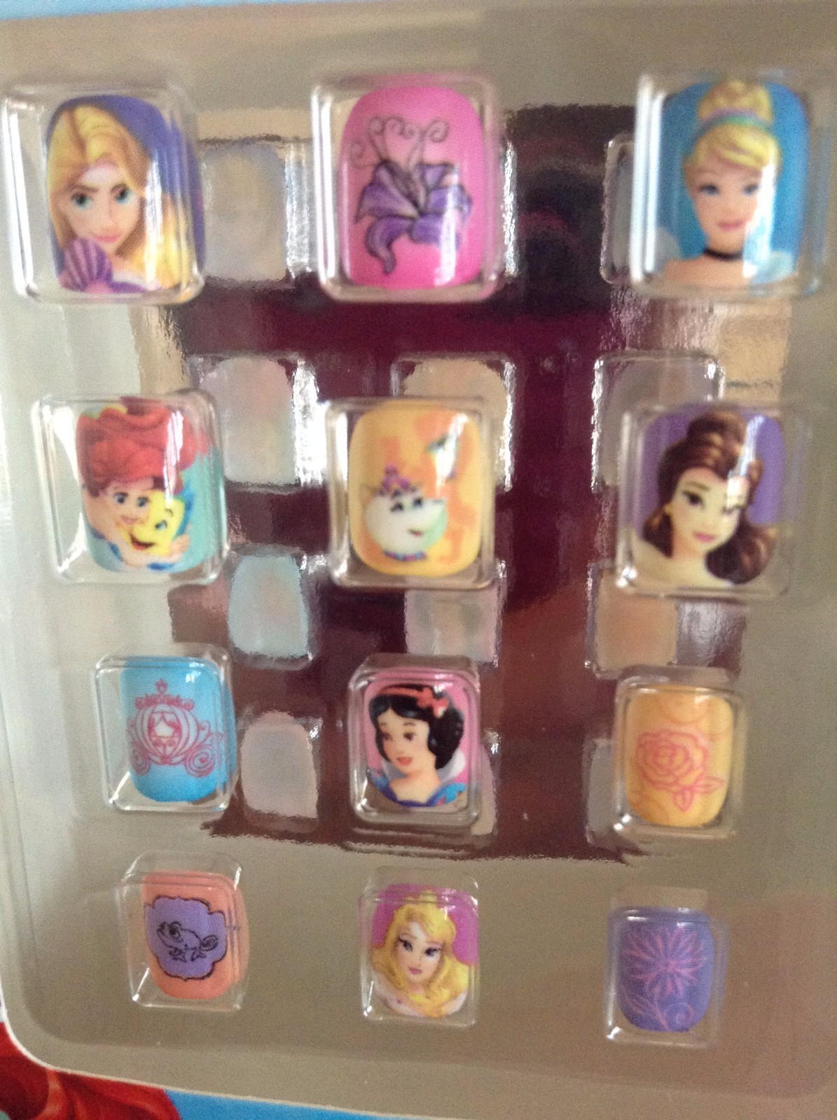DISNEY PRINCESS GIRLS 12 PIECE PRESS-ON NAIL SET – NEW IN BOX