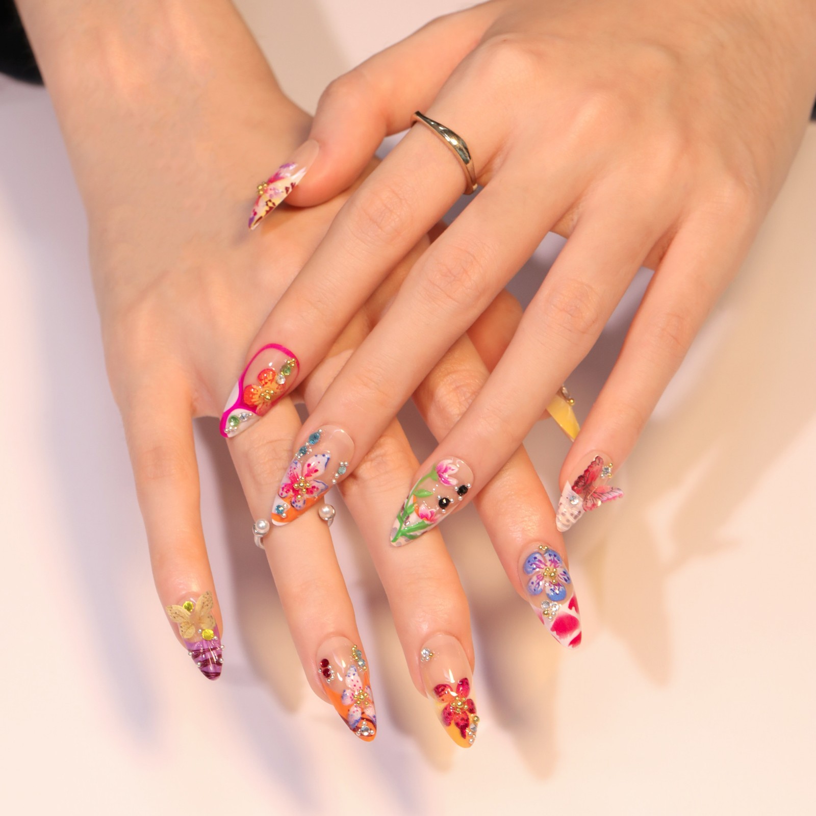 24pcs Tropical Vacation Press On Nails – Colorful Cartoon Floral Summer Nail Art