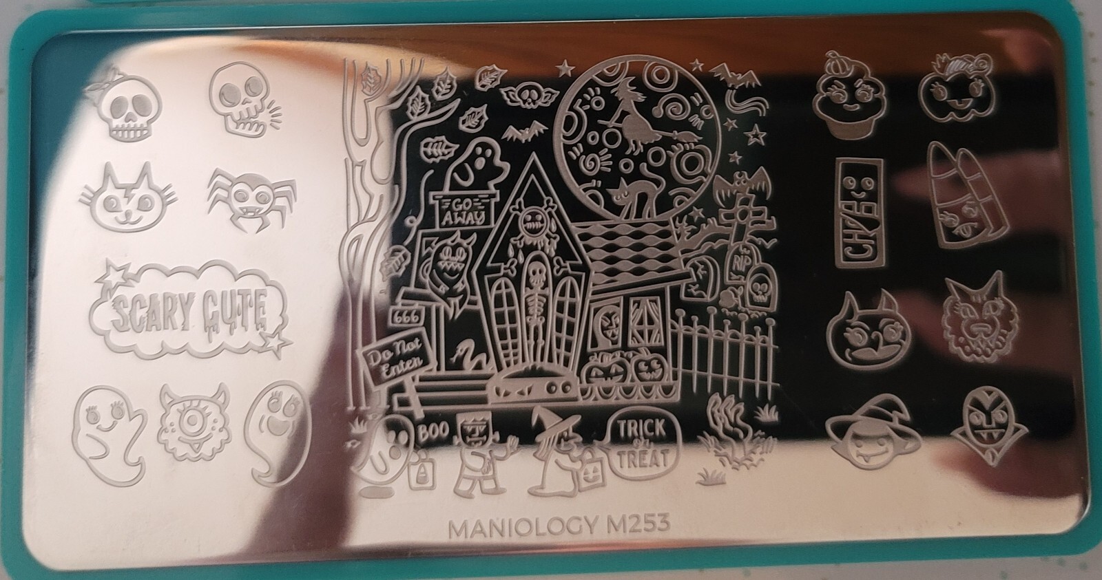 Maniology M253 SCARY CUTE; HALLOWEEN NAIL STAMPING PLATE