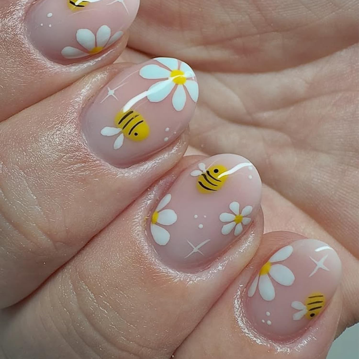 Flower Press on Nails with Cute Bee Flower Designs Spring Summer Floral Press…