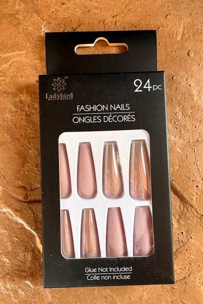 False Nails 10 Sets New in Box LA Colors -GoldFinger- Fashion Nails- Kiss