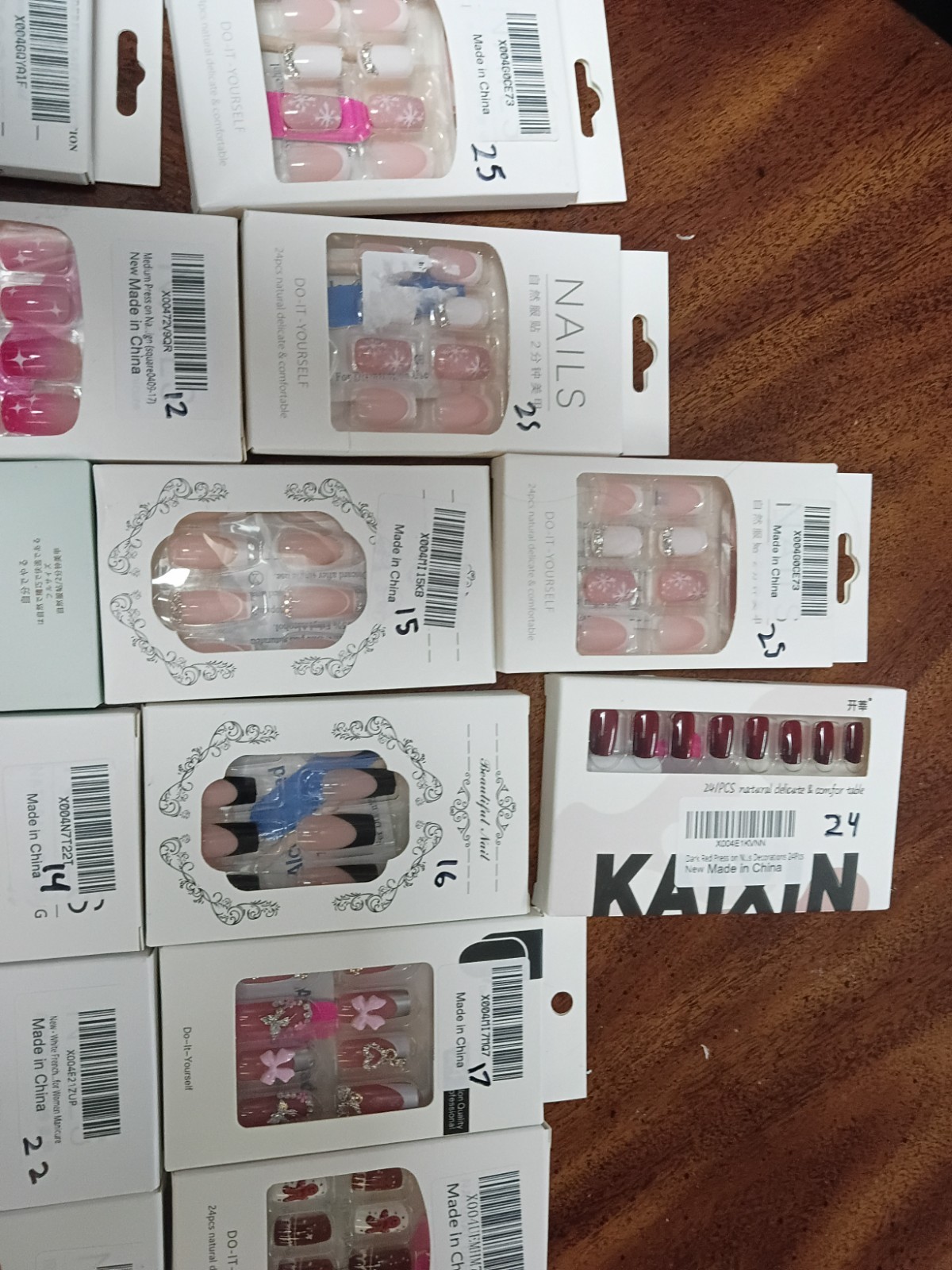 31 Sets Press On Fake Nails, Multiple Theme, Color, Shape, etc