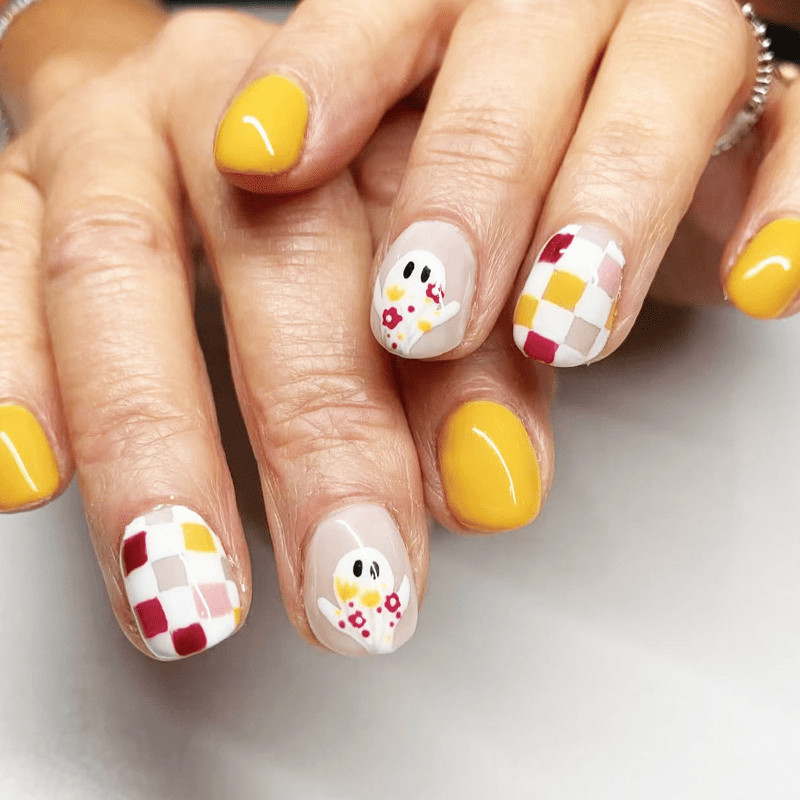 48 Pcs Checker Ghost Oval Press on Nails, Lovely Halloween Daily Fake Nails