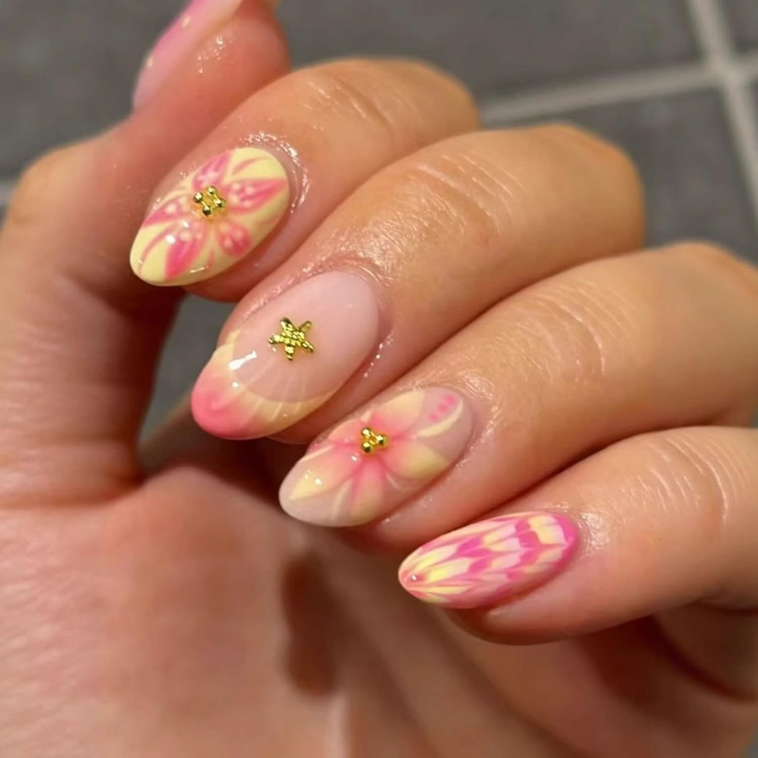 Almond Shaped Press on Nails Gradient French Tip Fake Nails with Flower Desig…