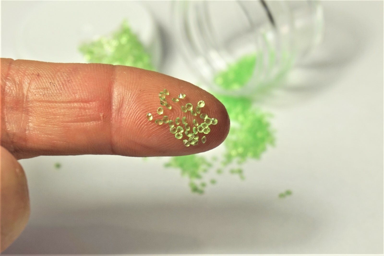 PREMIUM GREEN CRYSTALS FOR NAILS 1000 Pixiecrystals Nail Art Small Gift