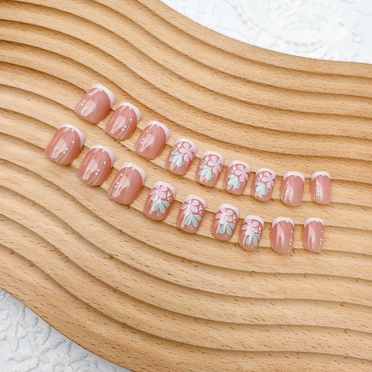 24Pcs Short Square Press on Nails Flower Fake Nails with Glitter Designs, White