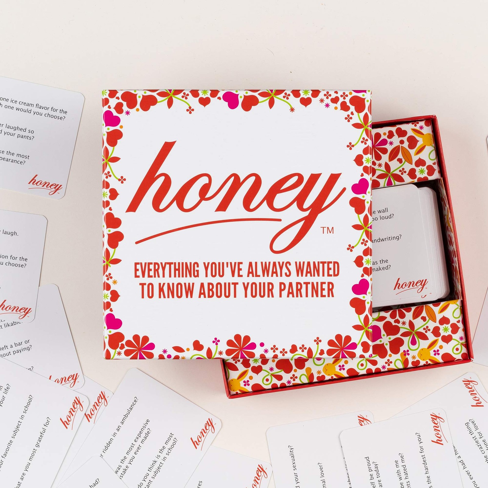 Hygge Games Honey – Everything 5.7 inches x x 1.8 inches, Red