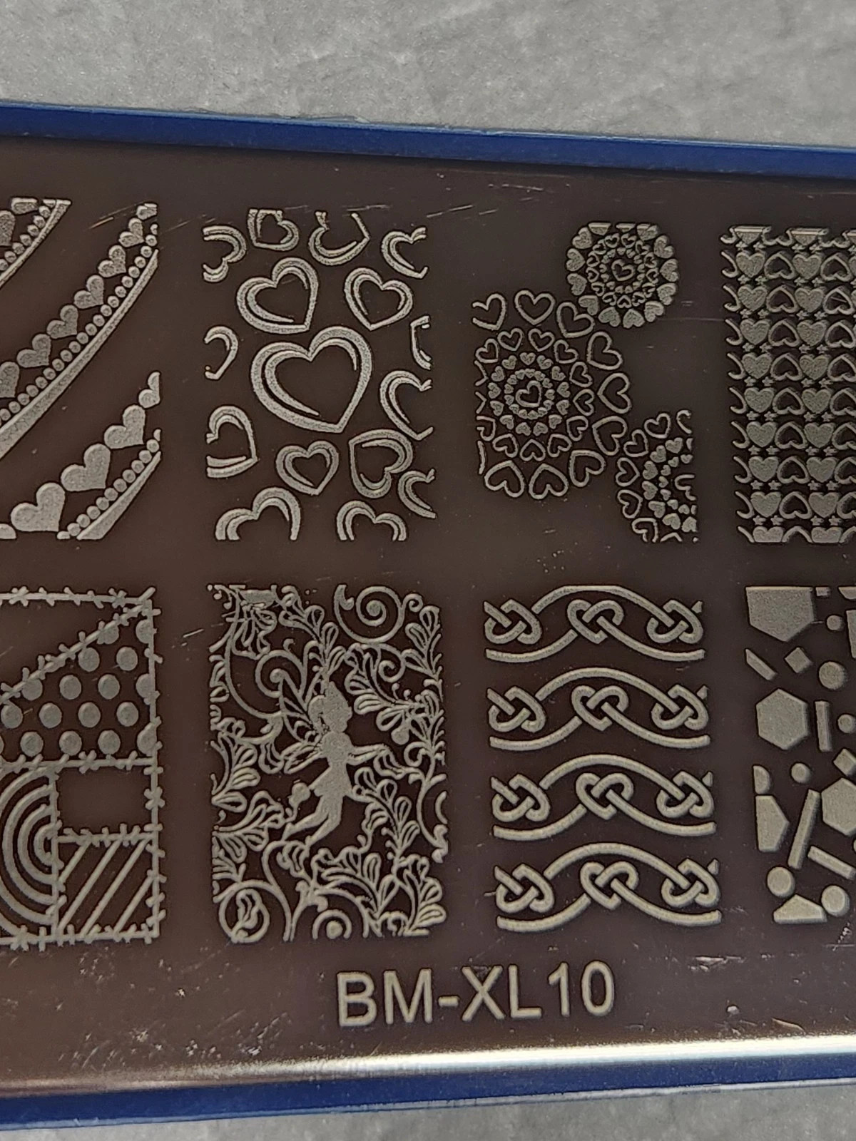Bundle Monster BM-XL10 Nail Stamping Plate – Abstract Love and Polish