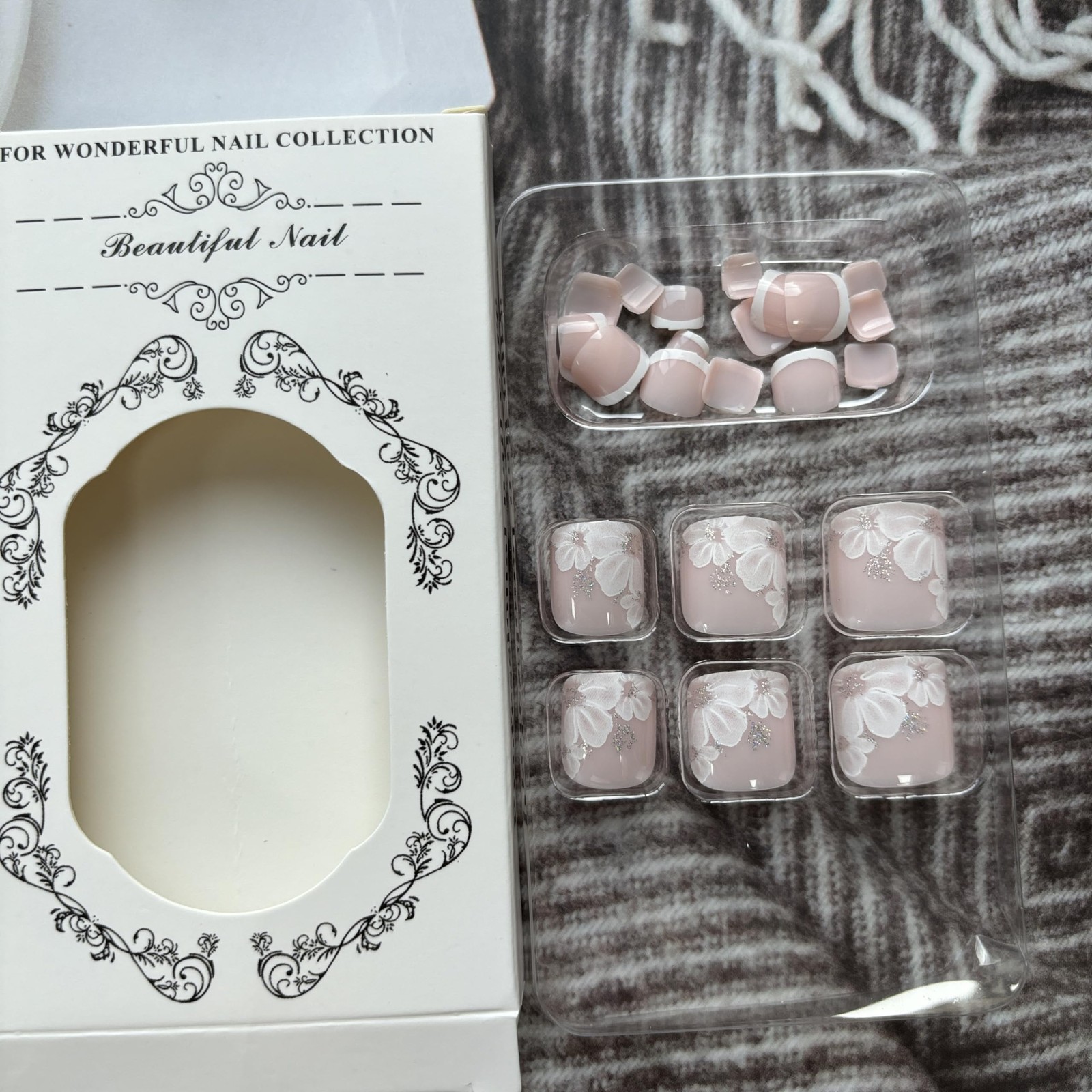 Pink Press on Toe Nails French Tip Fake Toe nails with White Flower Designs Fals