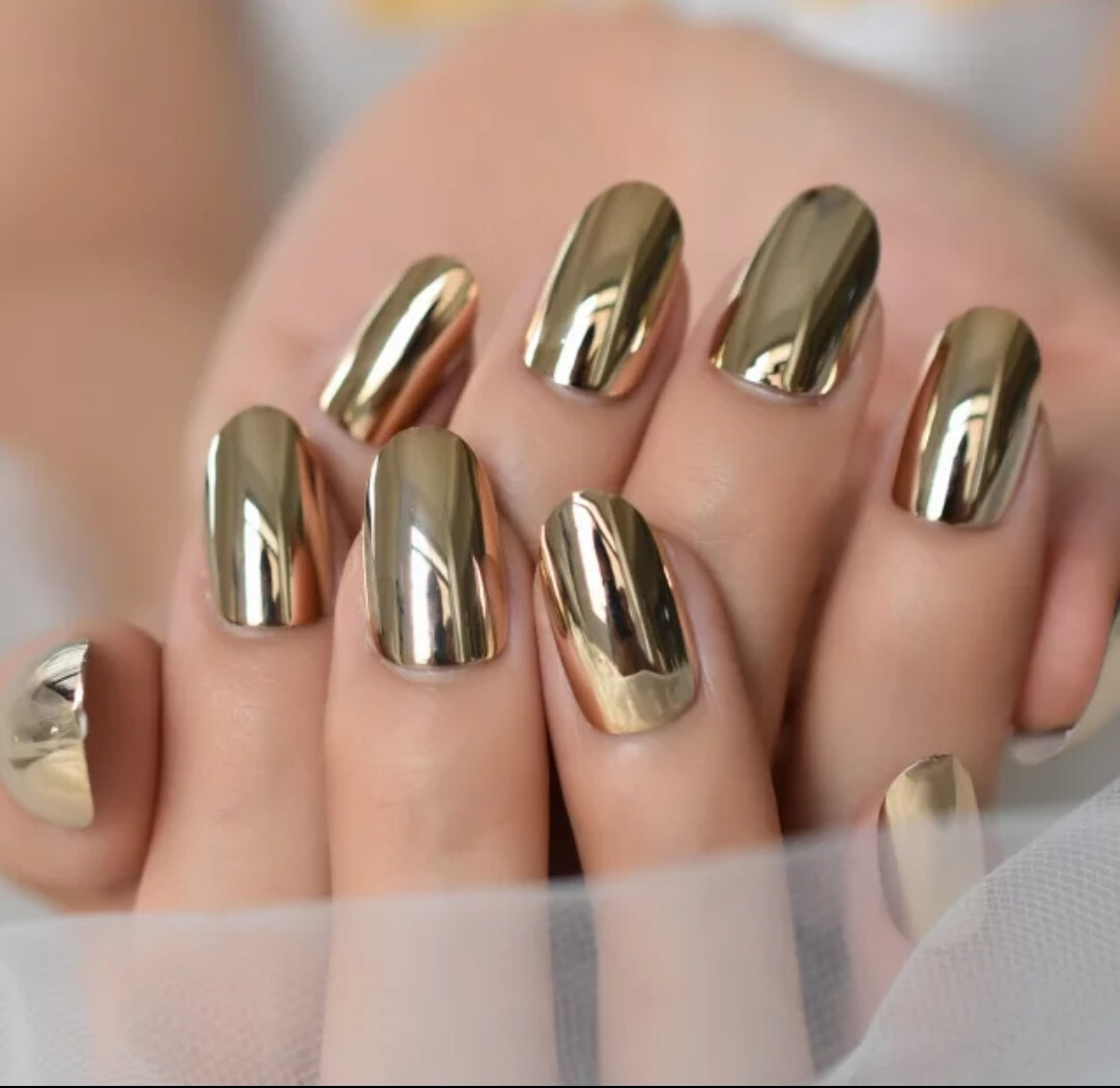 24 Press on nails w/ glue Gold chrome pale almond oval medium