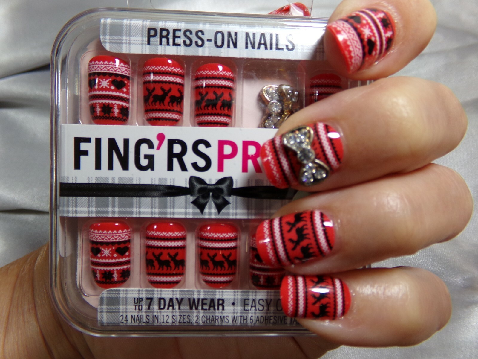 Fing’rs NAILS PRESS ON SHORT Shiny Red, Deer, hearts, Valentine