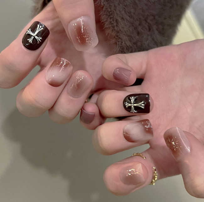 Maillard Color Ombré Glitter Press-On Nails with Cross Pattern, Short Square