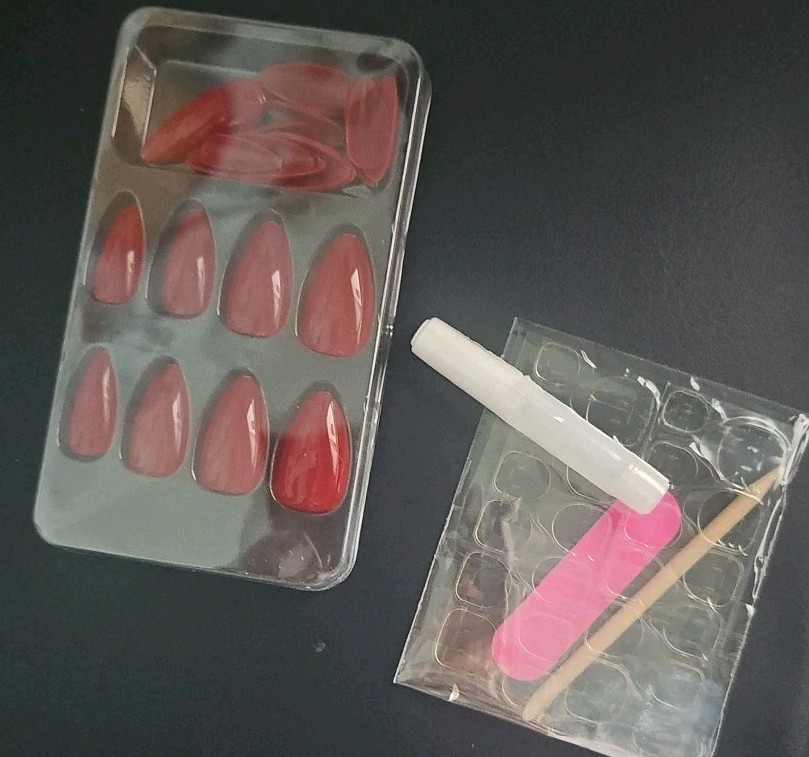 Beautiful Nail Qinvone Press On Nails Deep Red 24 Piece